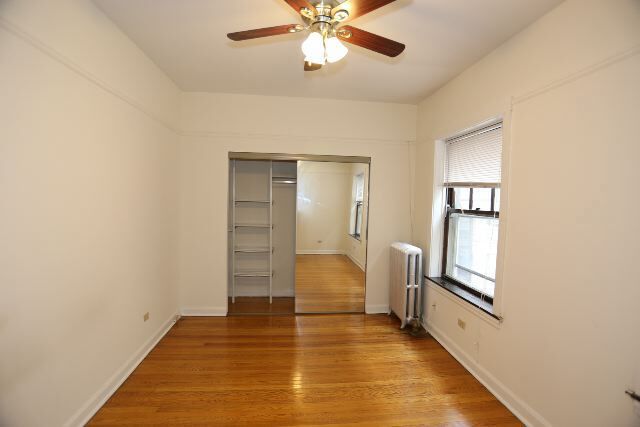 Building Photo - 830 W Waveland Ave