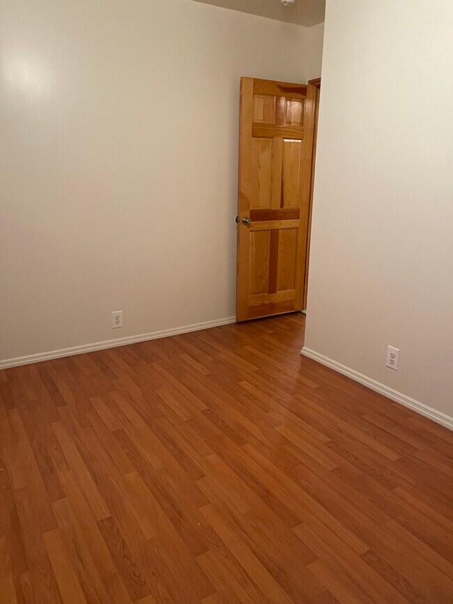 Building Photo - 463 76th St