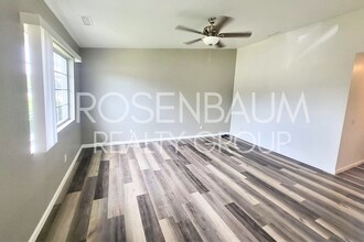Building Photo - Charming 2-bedrooms, 2-baths duplex locate...