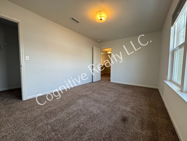 Building Photo - 115 Fortress Dr