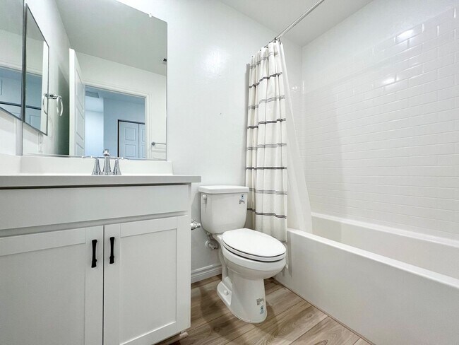 Building Photo - 10773 Briset Ct