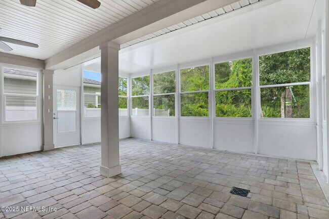 Building Photo - 277 Sandstone Dr