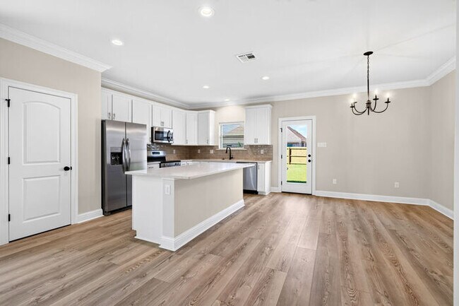 Building Photo - 7719 Claymont Cir