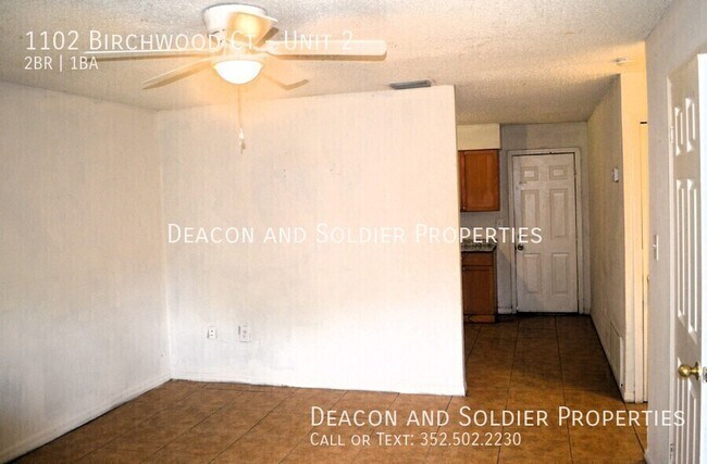 Building Photo - 1102 Birchwood Ct