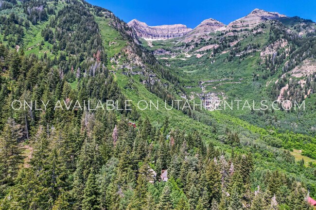 Building Photo - 2718 Stewart Rd