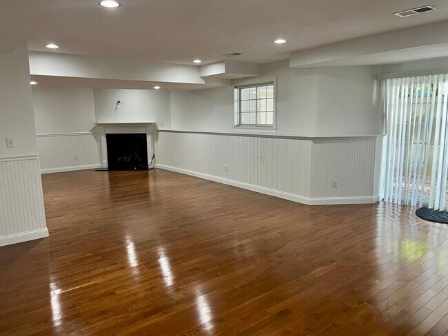 Building Photo - 6a Shea Ln