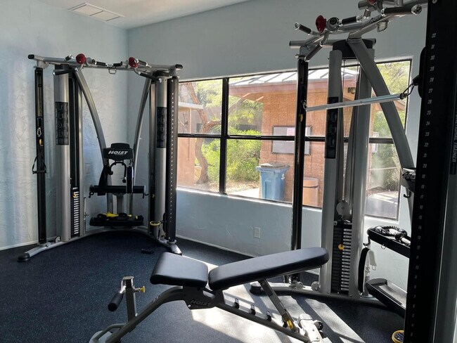 Building Photo - 6655 N Canyon Crest Dr