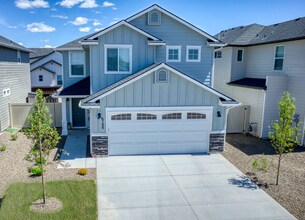 Building Photo - 6198 N Carlese Ave