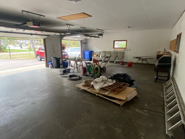 Building Photo - W1358 Prairie Pines Rd