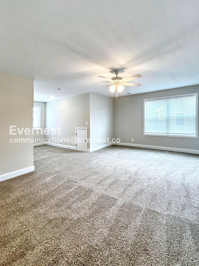 Building Photo - 829 Marksman Ct