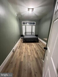 Building Photo - 1402 Poplar Grove St