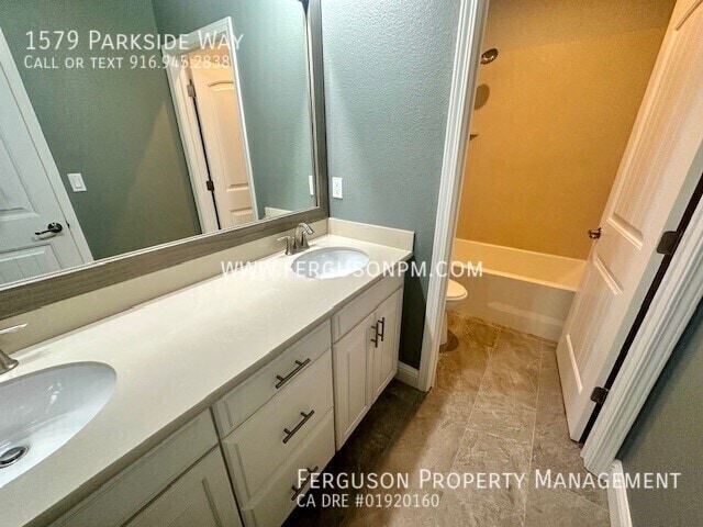 Building Photo - 1579 Parkside Way
