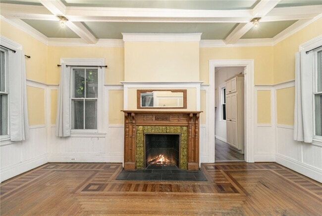 Building Photo - 56 Vassar St