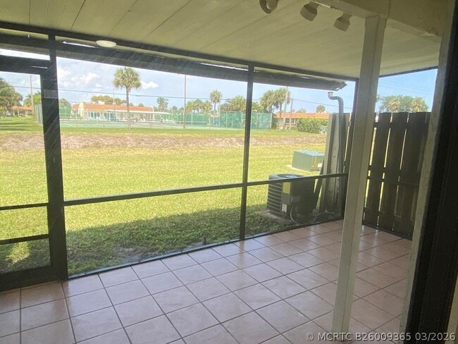 Building Photo - 4901 Pier Dr