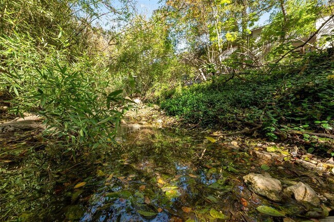 Building Photo - 3839 Dry Creek Dr