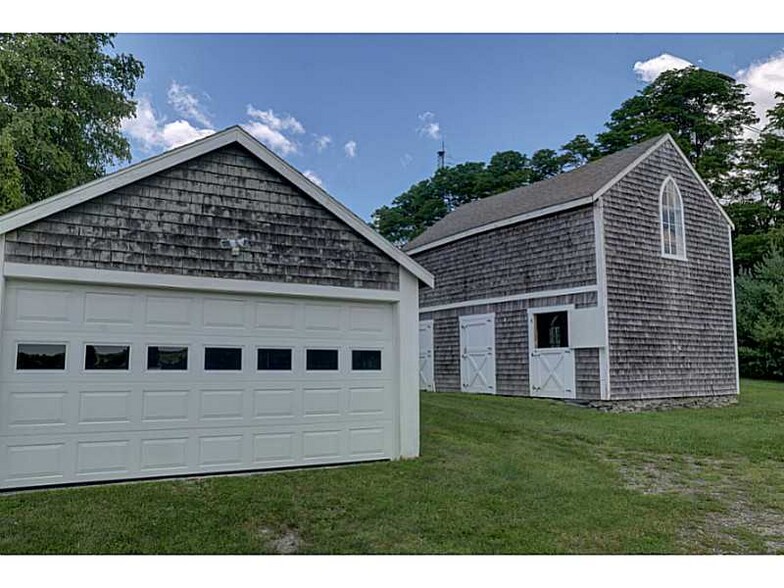 Building Photo - 43 Serpentine Rd