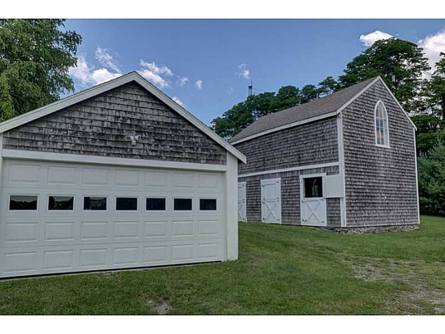 Building Photo - 43 Serpentine Rd