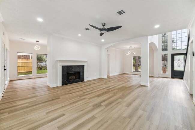 Building Photo - 14710 James River Ln