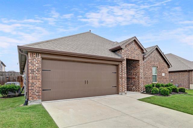 Primary Photo - 314 Red Oak Dr