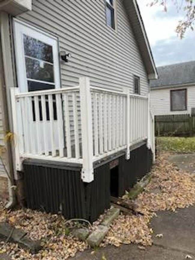 Building Photo - 2337 20th St NE