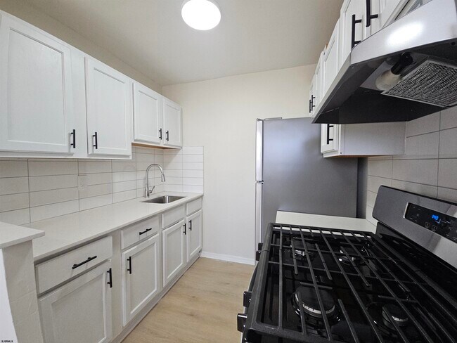 Building Photo - 2201 Murray Ave