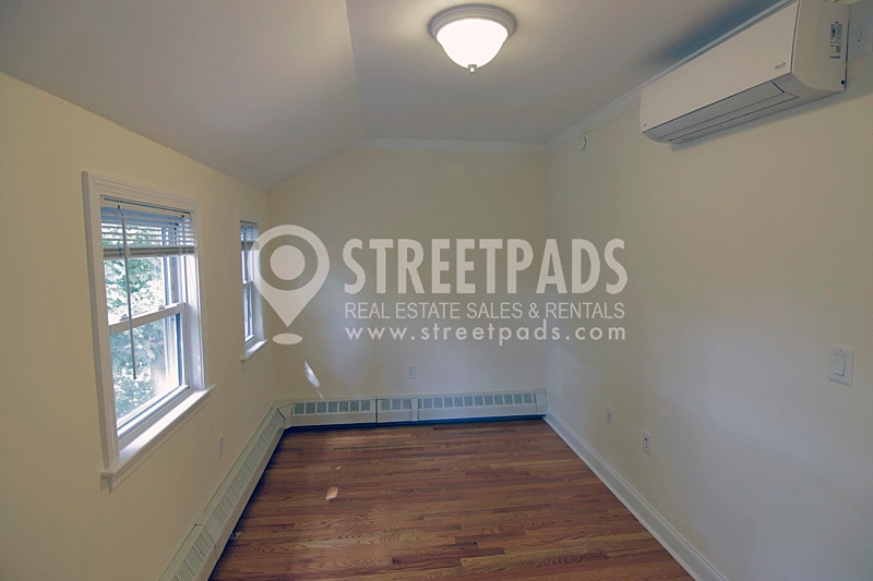 Building Photo - 1 Langdon Sq