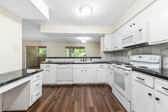 Building Photo - 14515 Wunderlich Dr