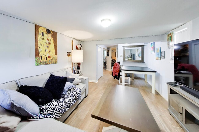 Building Photo - 5057 W Dakin St