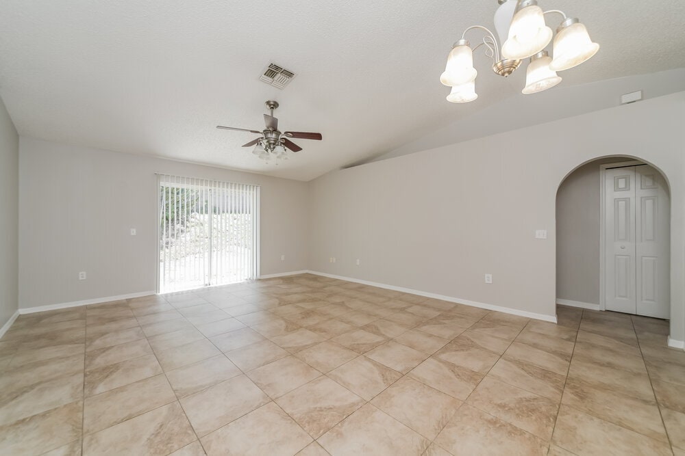 Building Photo - 1479 Muir Cir