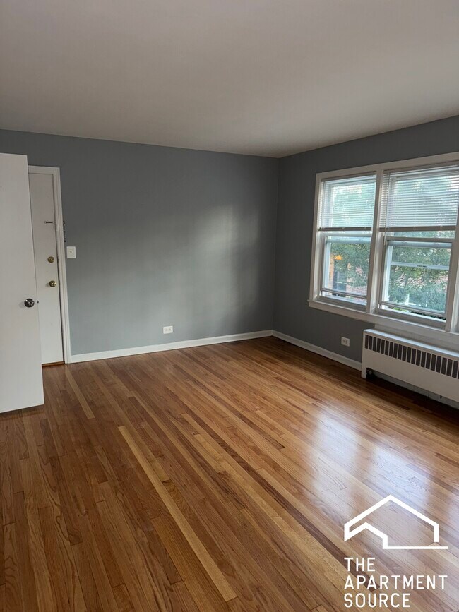 Building Photo - 6719 N California Ave