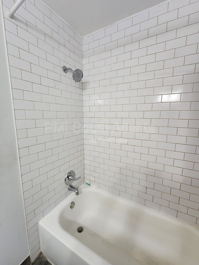 Building Photo - 141 Peyton Pl SW