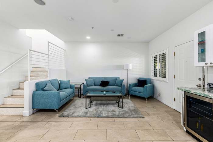 Building Photo - 1718 W Colter St