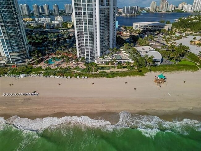 Building Photo - 18201 Collins Ave
