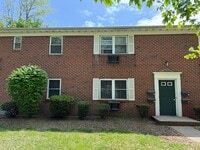 Building Photo - 289 Main St