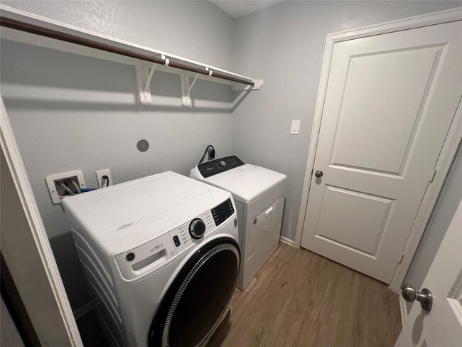 Building Photo - 3783 Solanum Dr