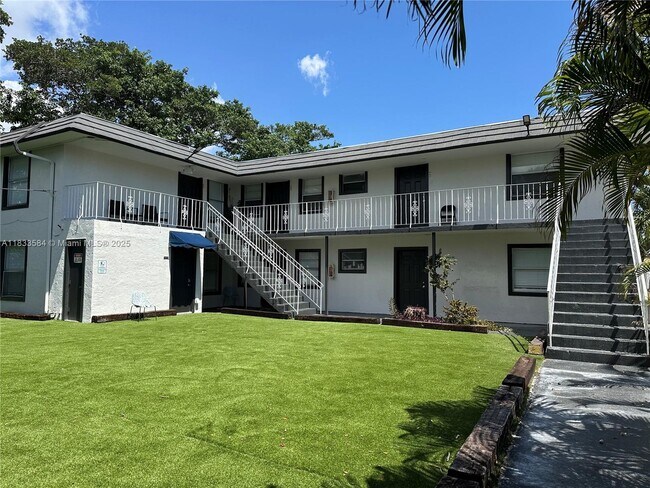Building Photo - 1411 N Dixie Hwy