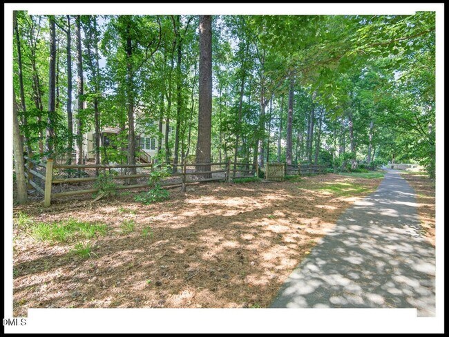 Building Photo - 5207 Tahoe Dr