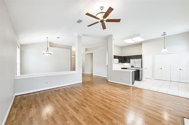 Building Photo - 15019 Trumpet Vine Ln