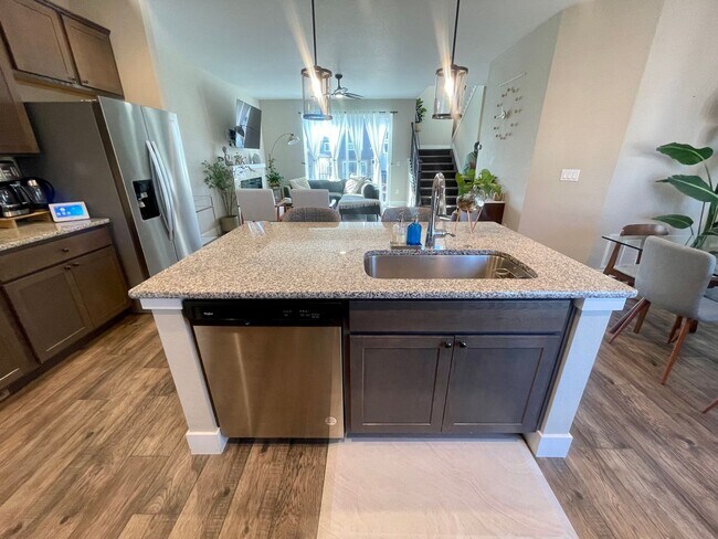 Building Photo - Wolf Ranch 3 Bedroom home