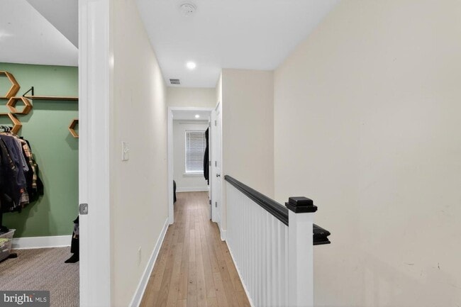 Building Photo - 1742 Dorrance St