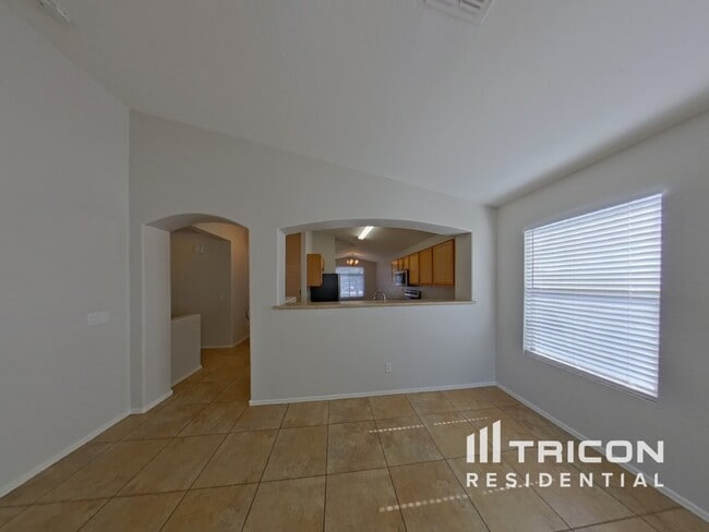 Building Photo - 3426 W Wayland Dr