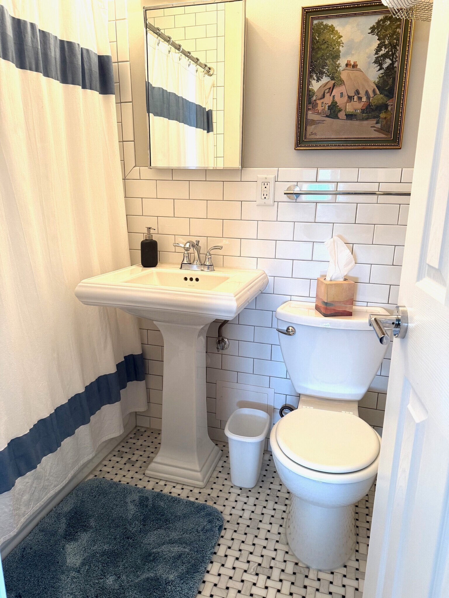 Second bathroom - 4466 W Pine Blvd