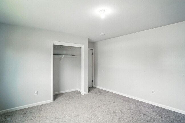 Building Photo - 3 Gumwood Dr