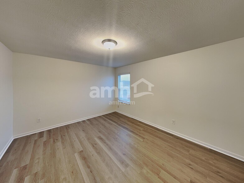 Building Photo - 524 Corbel Dr