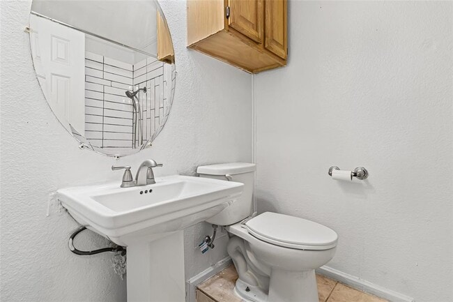 Building Photo - 9104 Glenn Ln