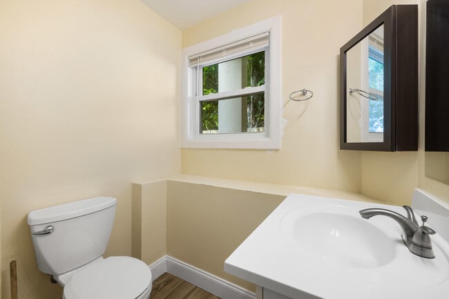 Building Photo - 5409 N Flagler Dr