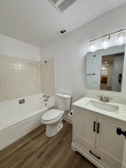 2nd bathroom - 1602 Heron Ct