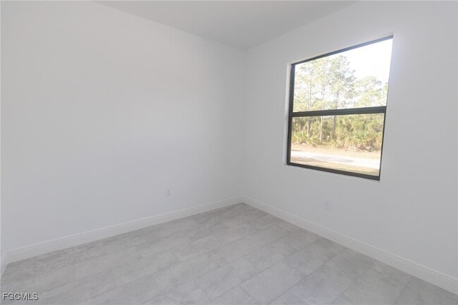 Building Photo - 1087 Rugby Cir