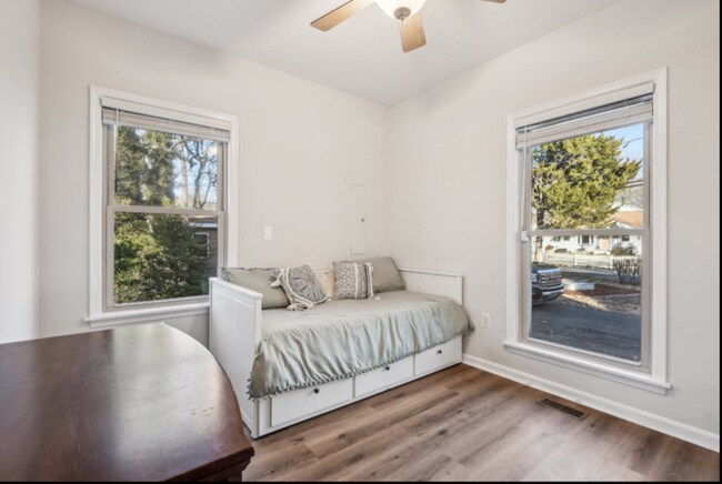 Building Photo - 4922 Lerch Dr