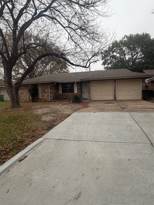 Building Photo - 6439 Deirdre Anne Dr